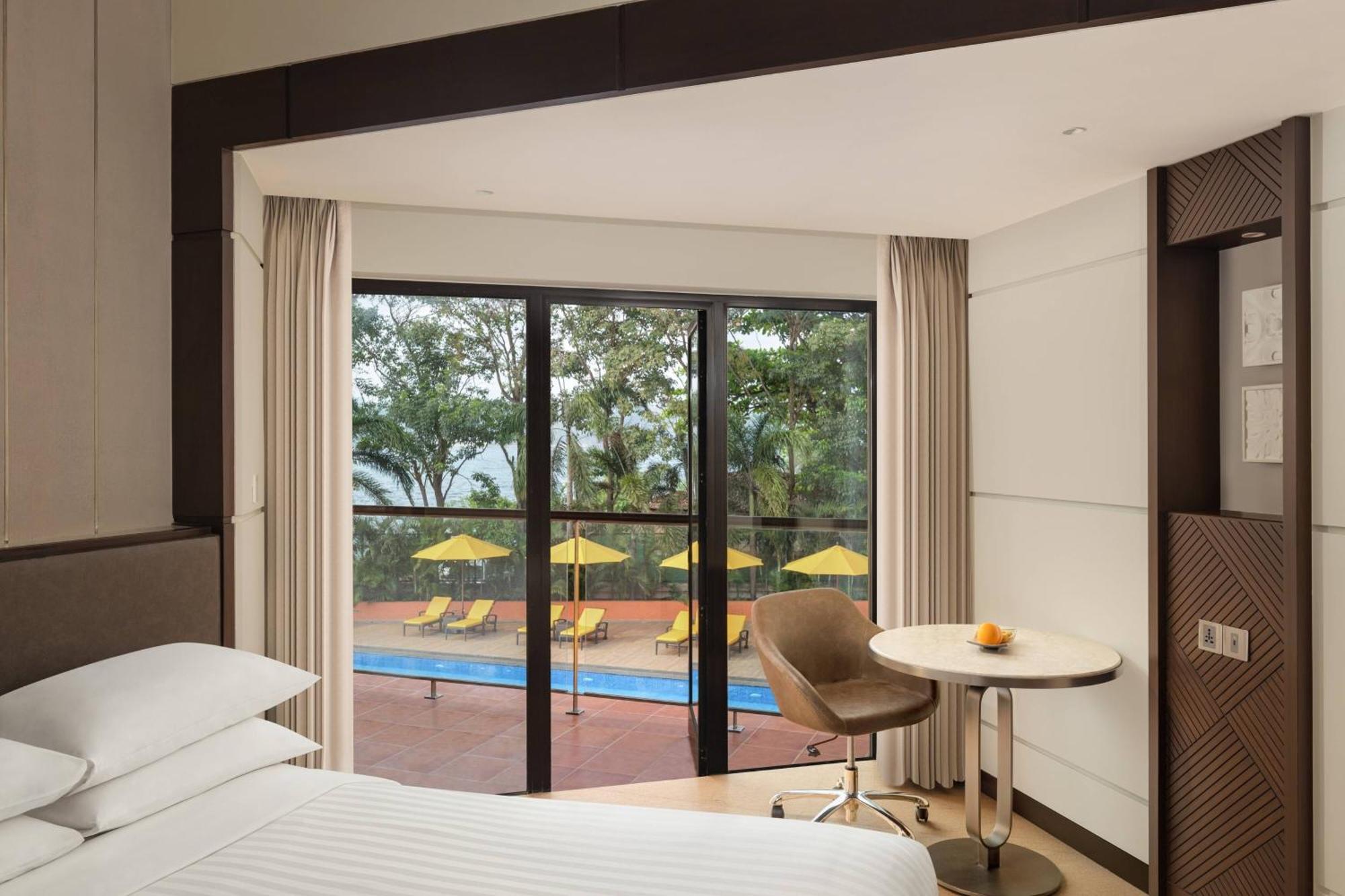 Pool View Guest room 2 Queen Pool view